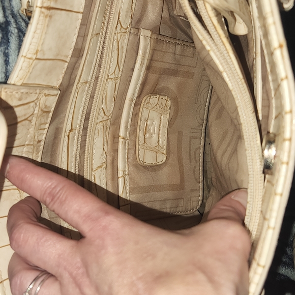 Liz Claiborne white purse with three compartments plus extra pockets. - Picture 4 of 7